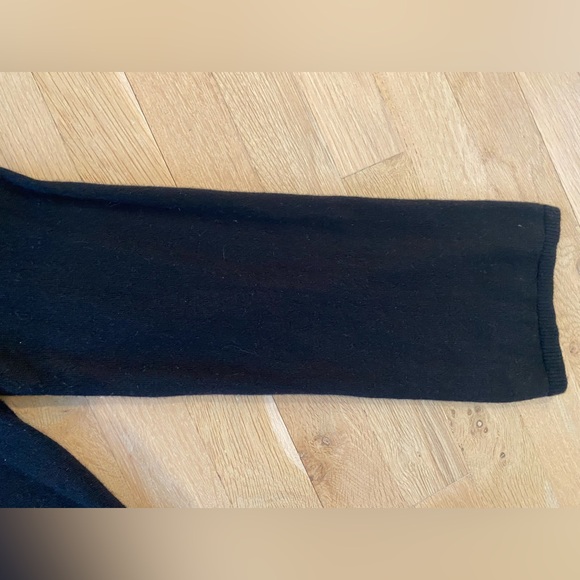 Gap fine merino wool cold shoulder sweater size M - Picture 4 of 9